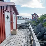 Real Fisherman's In Ballstad, Lofoten Feriehus